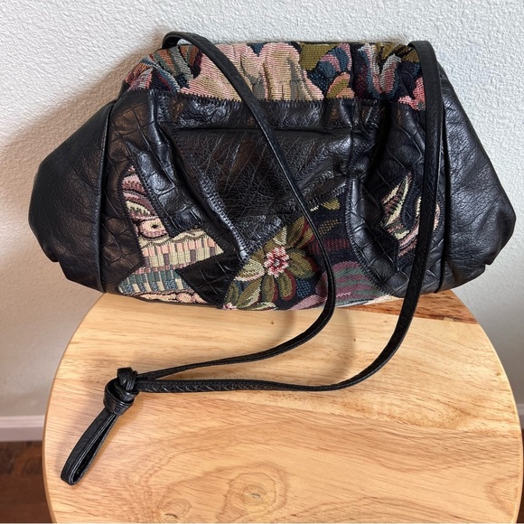 Fifth Avenue Handbags - Vintage 80s Fifth Avenue Black Leather Patchwork Crossbody Purse